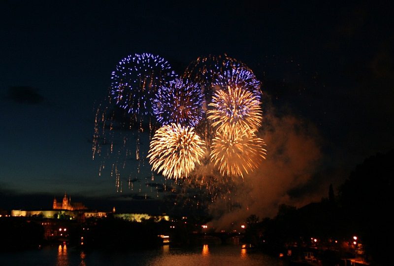 ８月の我が家の楽しみ 打ち上げ花火とデッキで花火 夫婦の良い時間 バリアフリーの平屋に暮らす 働く主婦の時短と節約と旅行のお話